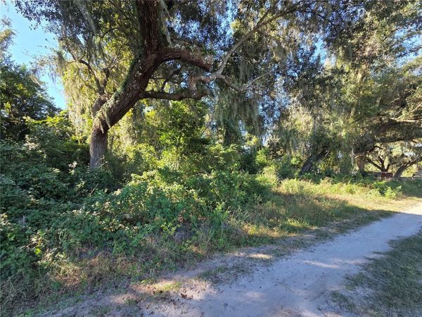 6605 SE 55TH AVENUE , CENTER HILL, FL 33514