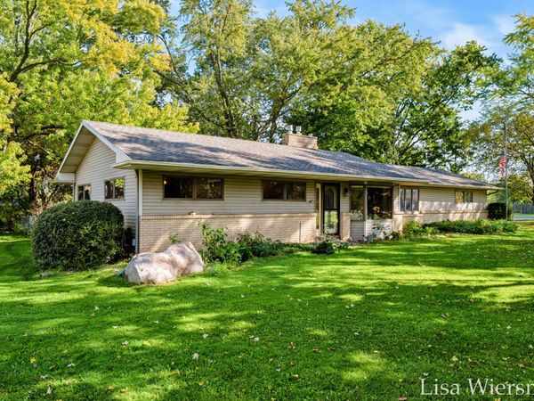 1423 Leonard Street NW, Grand Rapids, MI 49534