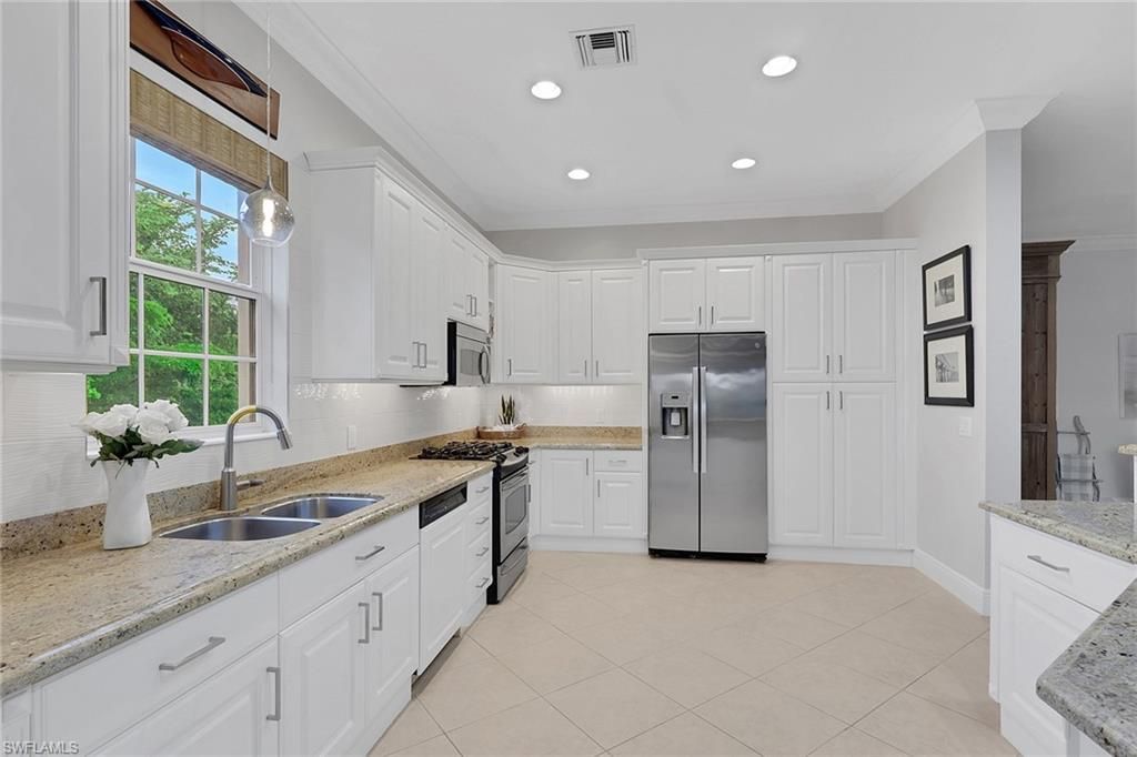 9097 Cherry Oaks Trl, Unit 202, Naples, FL 34114 Photo