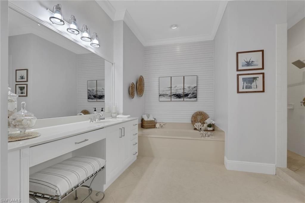 9097 Cherry Oaks Trl, Unit 202, Naples, FL 34114 Photo