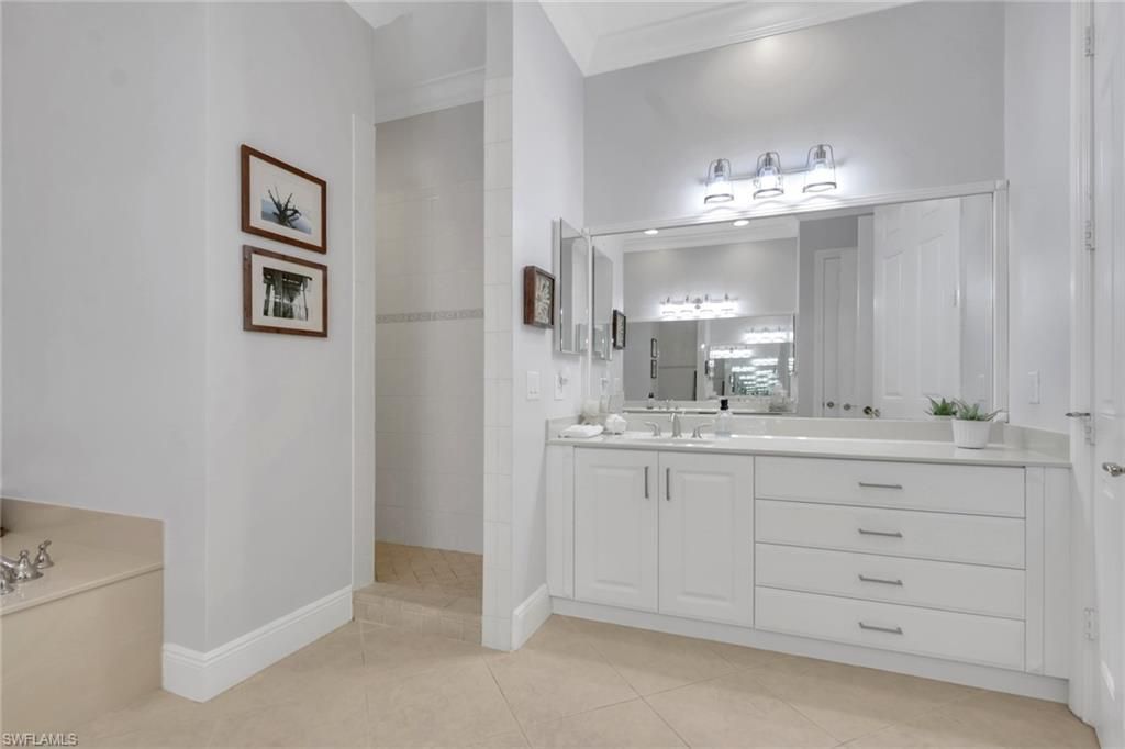 9097 Cherry Oaks Trl, Unit 202, Naples, FL 34114 Photo