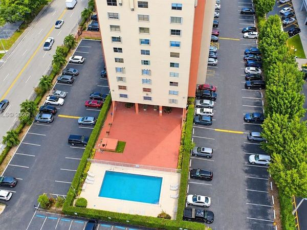 4675 W 18th Ct, Unit 902, Hialeah, FL 33012