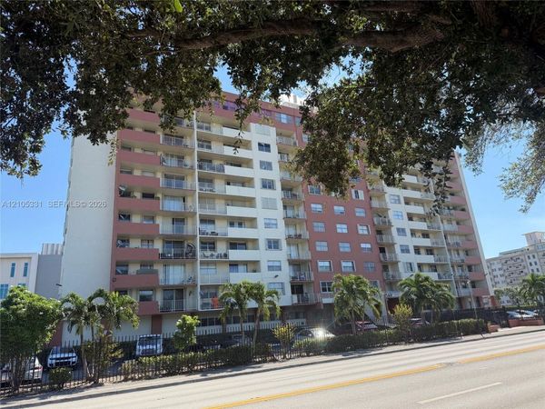 4675 W 18th Ct , Unit 902, Hialeah, FL 33012