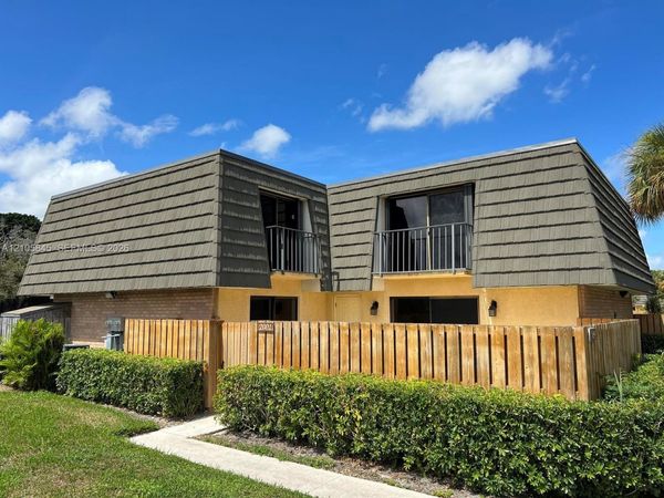 2001 20th Way , Unit 2001, West Palm Beach, FL 33407