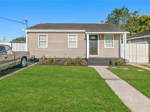 512 CENTER Street, Arabi, LA 70032