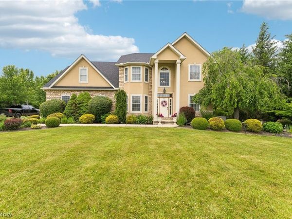 8874 Sharp Road , Olmsted Twp, OH 44138