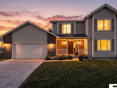 1833 Spring Meadow Drive, Lincoln, NE 68521