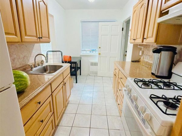 79-10 150th Street , Flushing, NY 11367