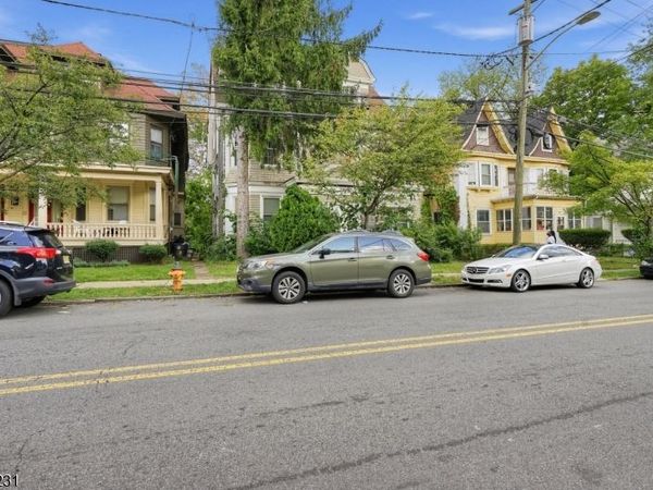 5456 Osborne Ter, Newark, NJ 07108
