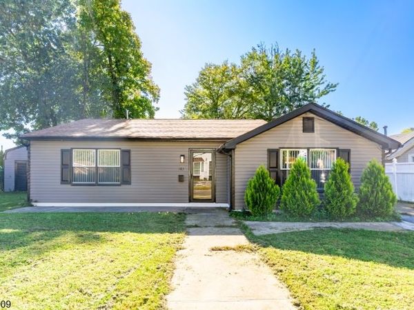 183 Greenwood Dr, Old Bridge, NJ 07735
