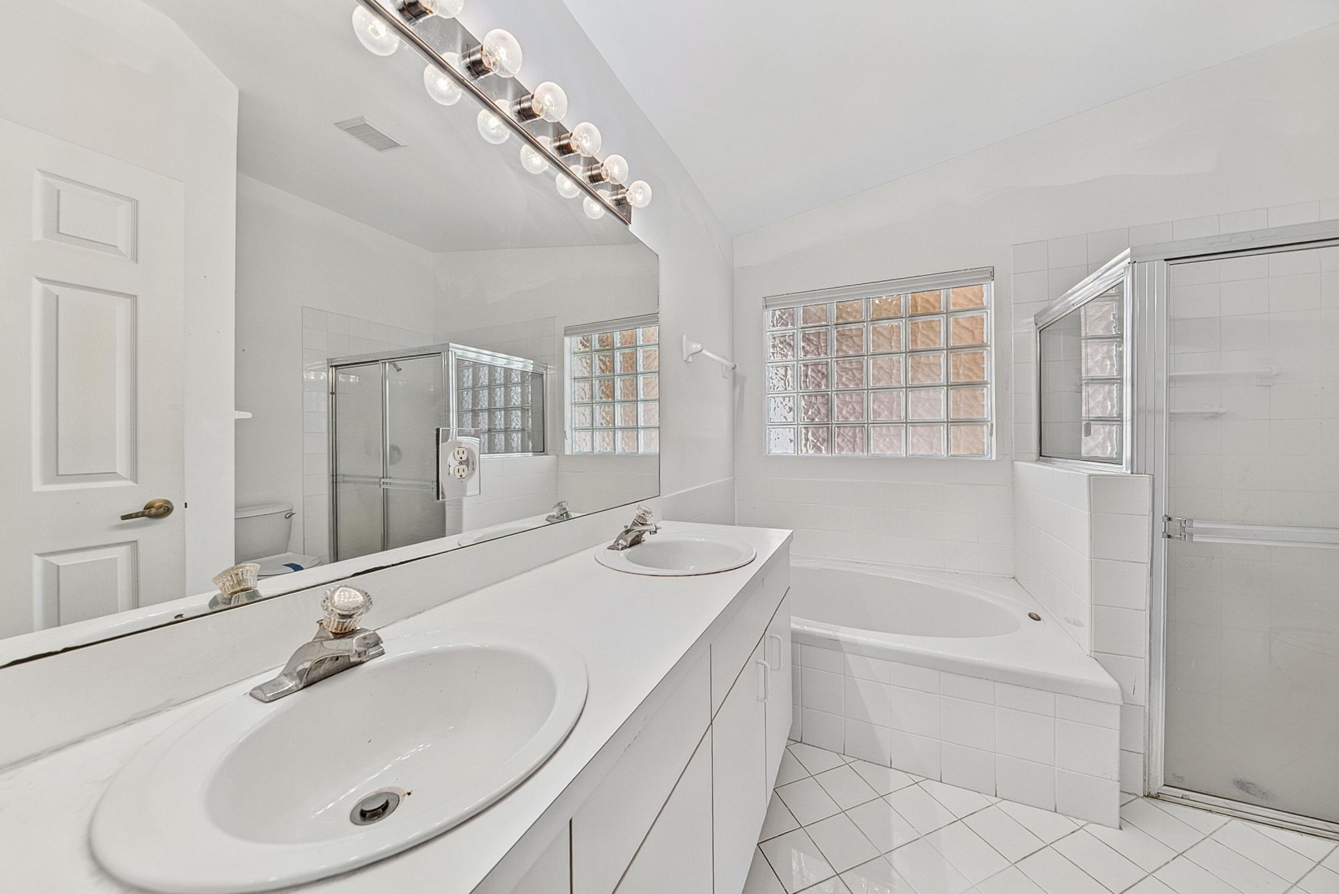 16416 Sapphire Street, Weston, FL 33331 Photo