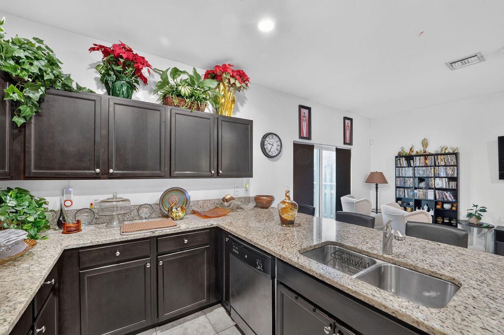 5282 Ashley River Road, West Palm Beach, FL 33417 Photo