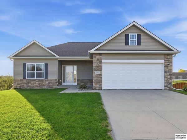 9323 S 168th Avenue Circle, Omaha, NE 68136