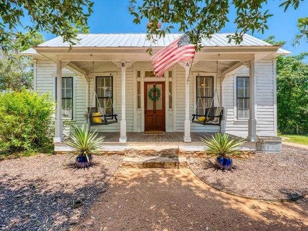 700 Bayley ST, Llano, TX 78643