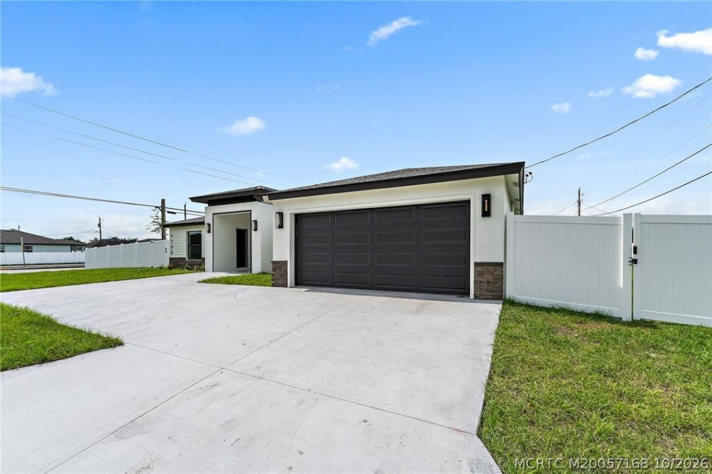 4588 SW Athena Drive , Port Saint Lucie, FL 34953 Photo