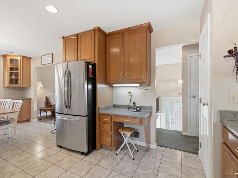 5580 Seville Court, Green Township, OH 45247 Photo 9