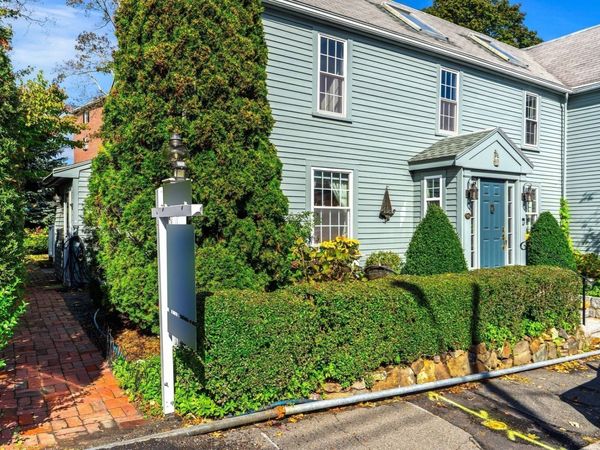 45 Prospect St, Unit 2, Marblehead, MA 01945