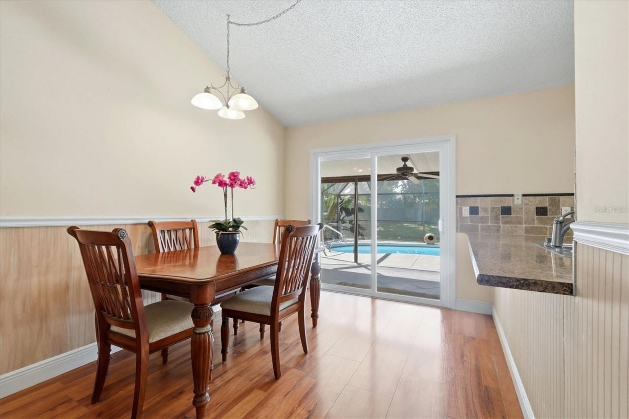 4006 75th Terrace E, Sarasota, FL 34243 Photo