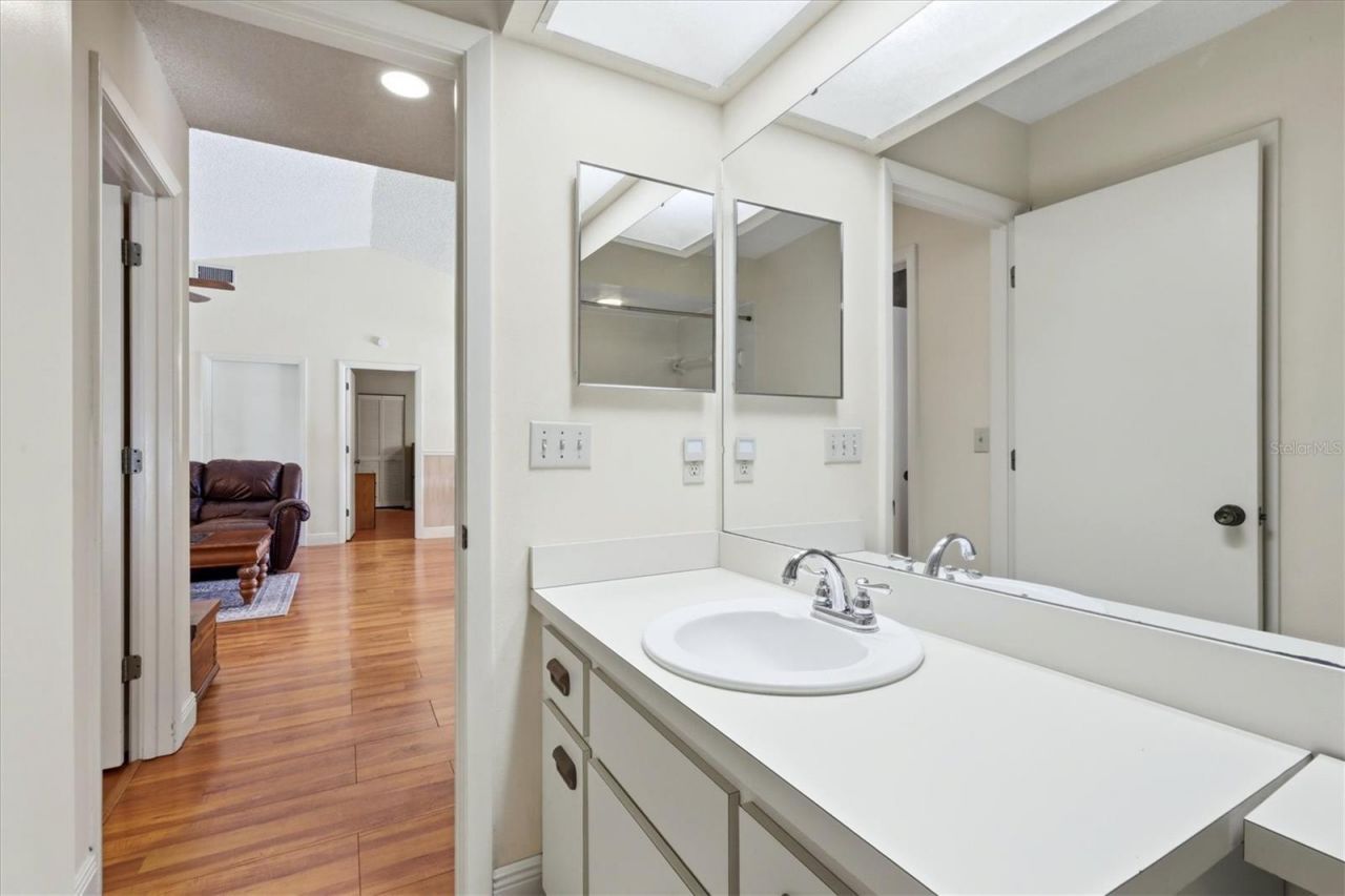 4006 75th Terrace E, Sarasota, FL 34243 Photo
