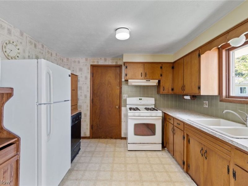 2665 Lyndale Avenue NW, Massillon, OH 44647 Photo 9