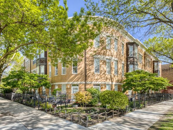 2477 W Montrose Avenue , Chicago, IL 60618