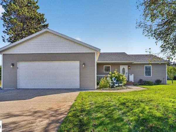3086 Tamara Circle, Grawn, MI 49637