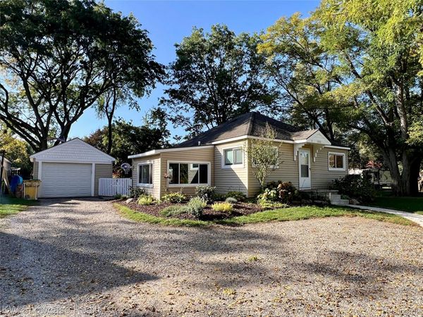6735 Cooley Lake Road , West Bloomfield Township, Mi 48324