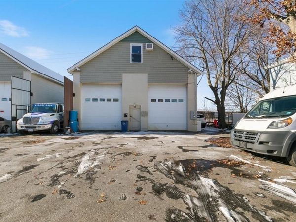 31 Garfield St, Lawrence, MA 01843