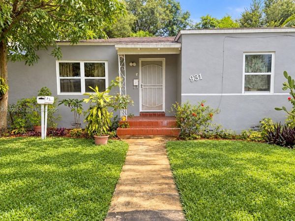 931 NE 130th St , North Miami, FL 33161