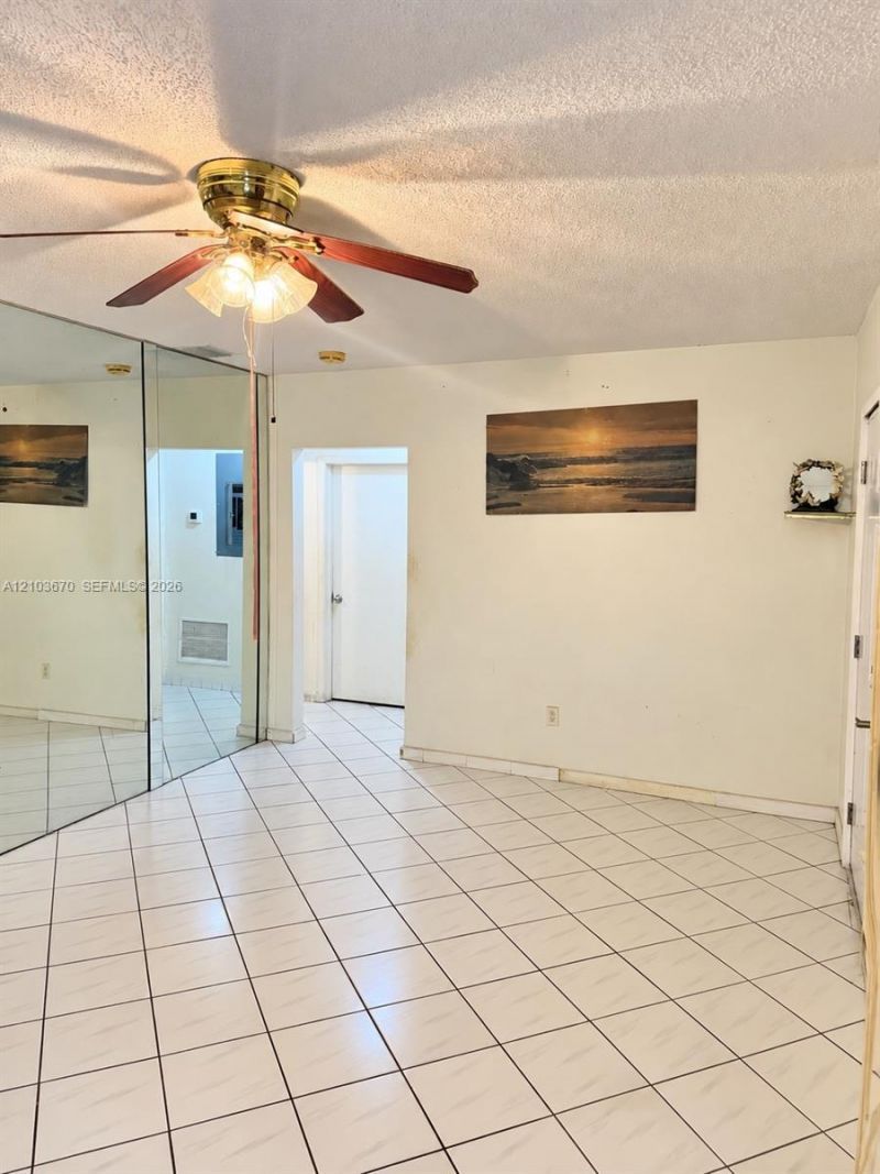 931 NE 130th St, North Miami, FL 33161 Photo