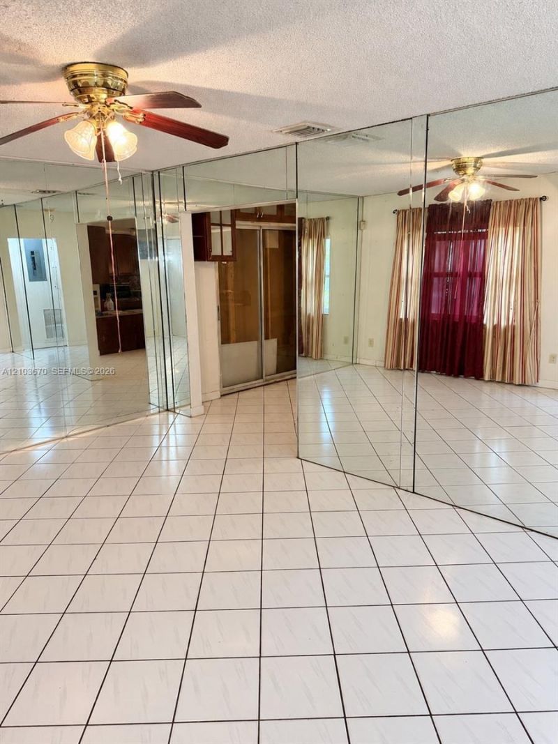 931 NE 130th St, North Miami, FL 33161 Photo