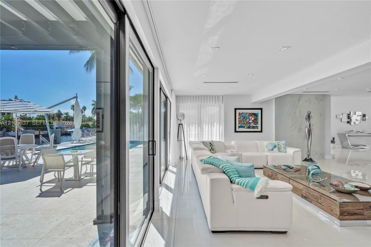 3322 NE 166th St , North Miami Beach, FL 33160 Photo