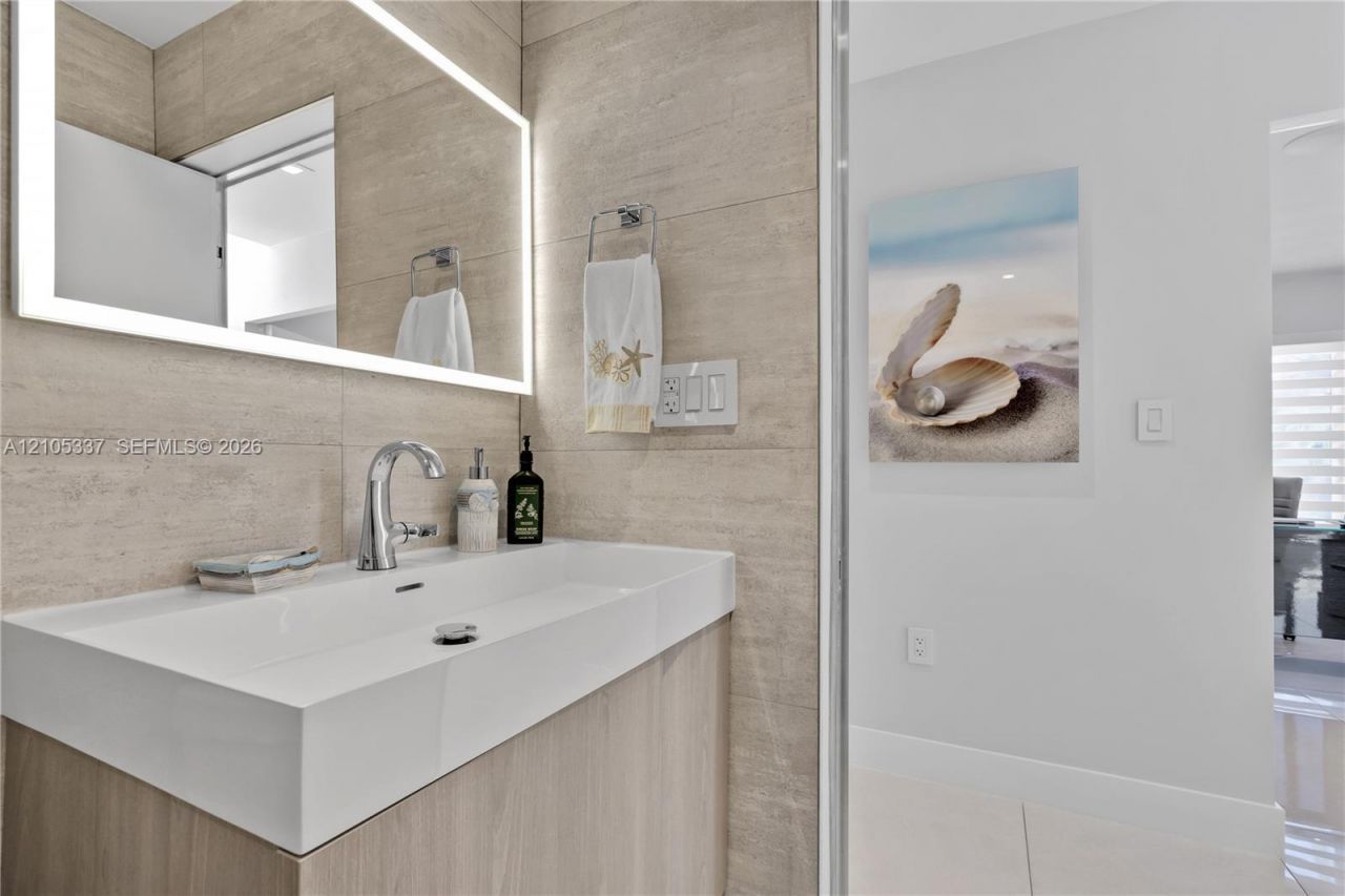 3322 NE 166th St , North Miami Beach, FL 33160 Photo