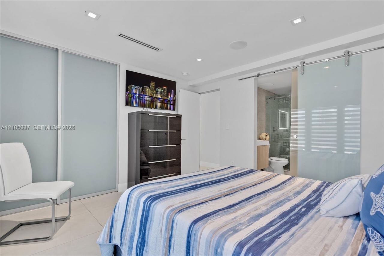 3322 NE 166th St , North Miami Beach, FL 33160 Photo