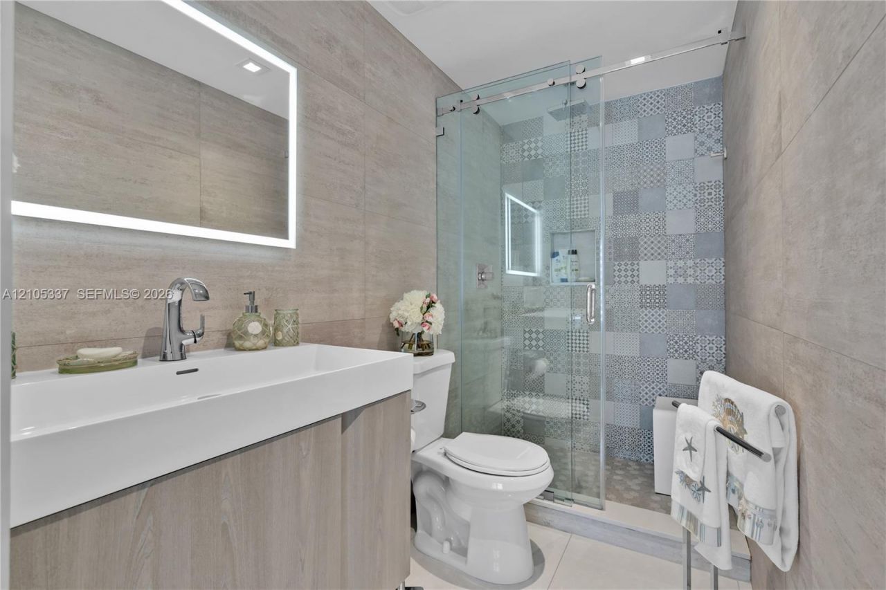 3322 NE 166th St , North Miami Beach, FL 33160 Photo