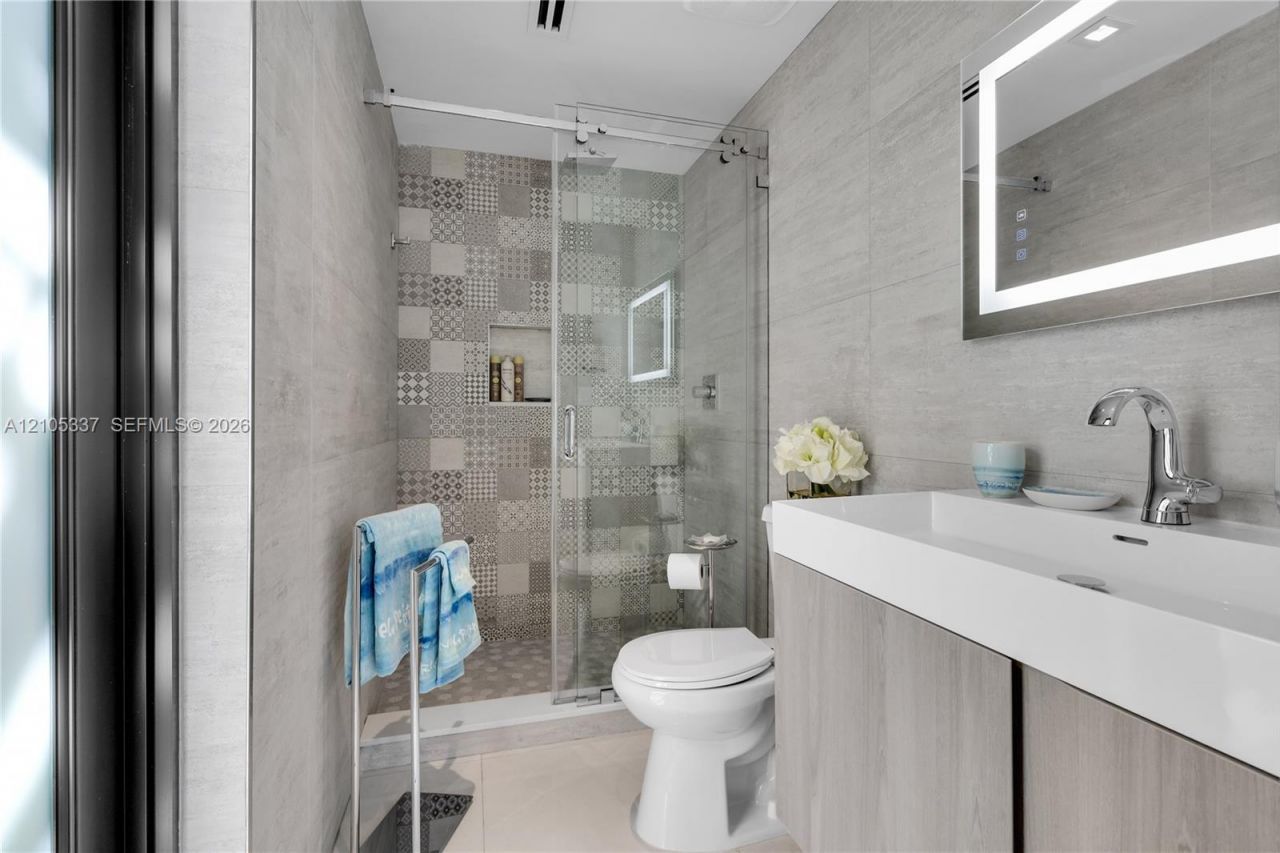 3322 NE 166th St , North Miami Beach, FL 33160 Photo