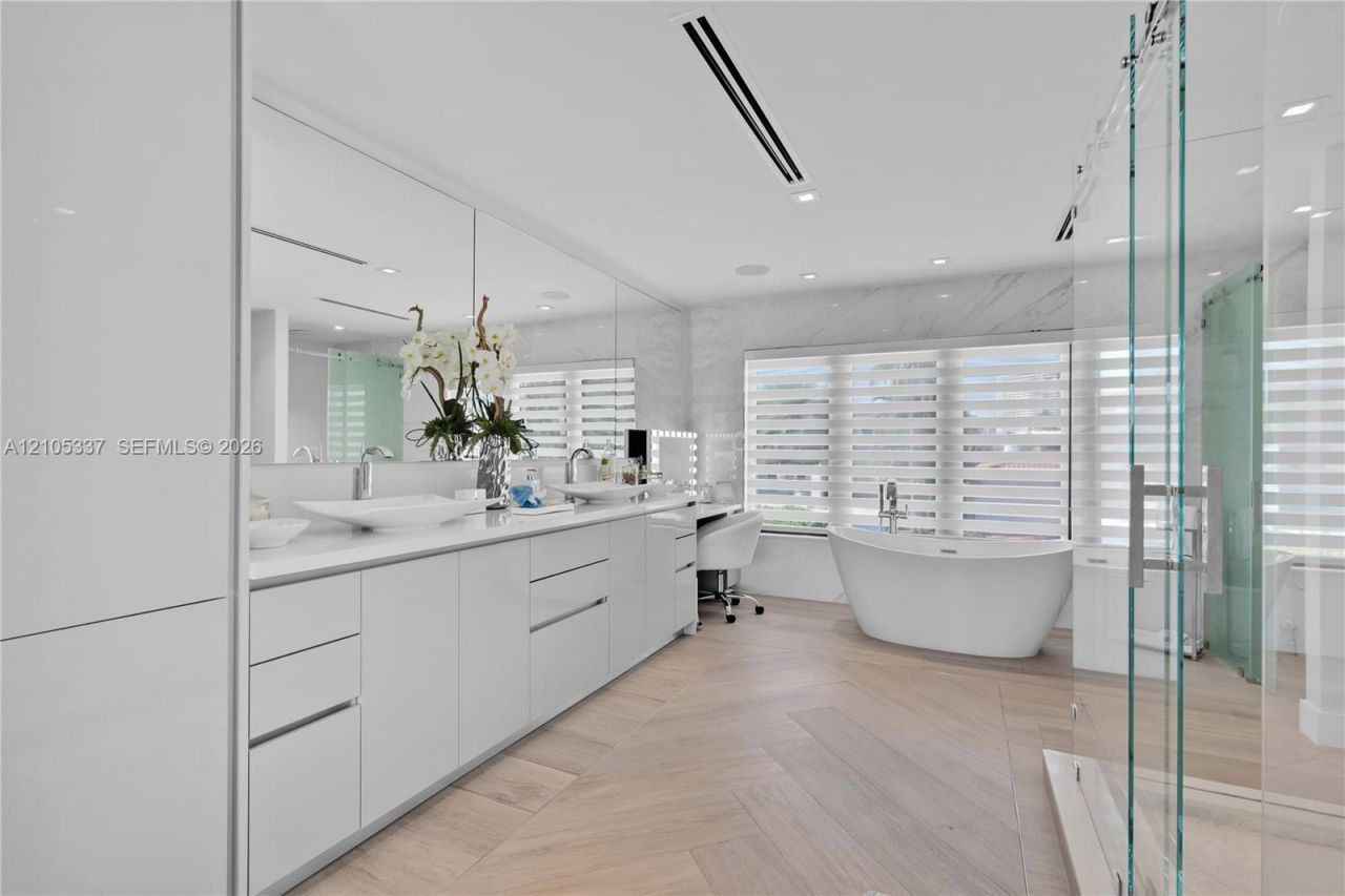 3322 NE 166th St , North Miami Beach, FL 33160 Photo