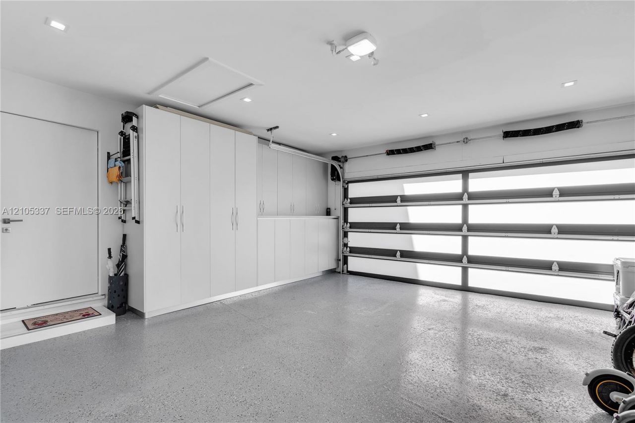3322 NE 166th St , North Miami Beach, FL 33160 Photo