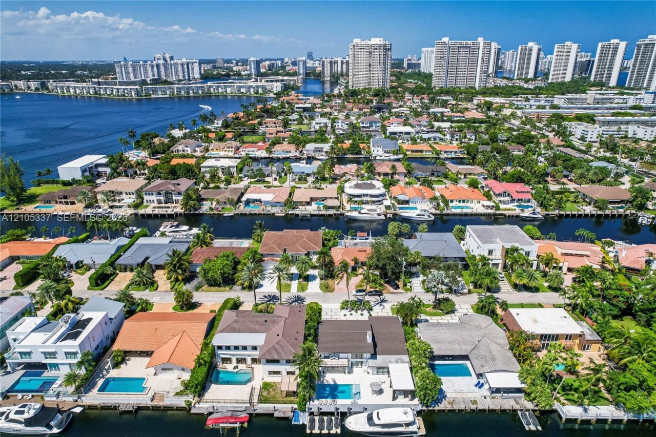 3322 NE 166th St , North Miami Beach, FL 33160 Photo