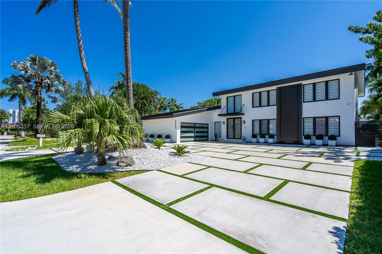 3322 NE 166th St , North Miami Beach, FL 33160 Photo