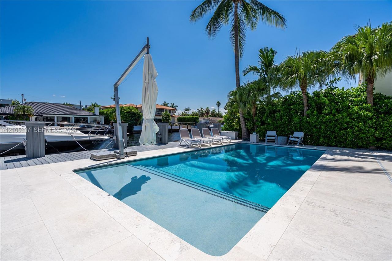 3322 NE 166th St , North Miami Beach, FL 33160 Photo