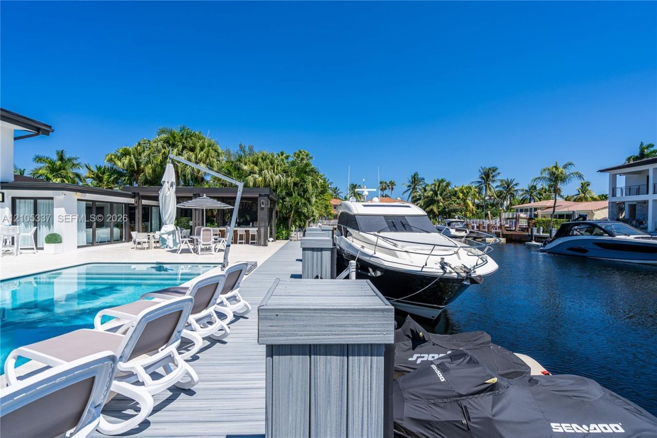 3322 NE 166th St , North Miami Beach, FL 33160 Photo