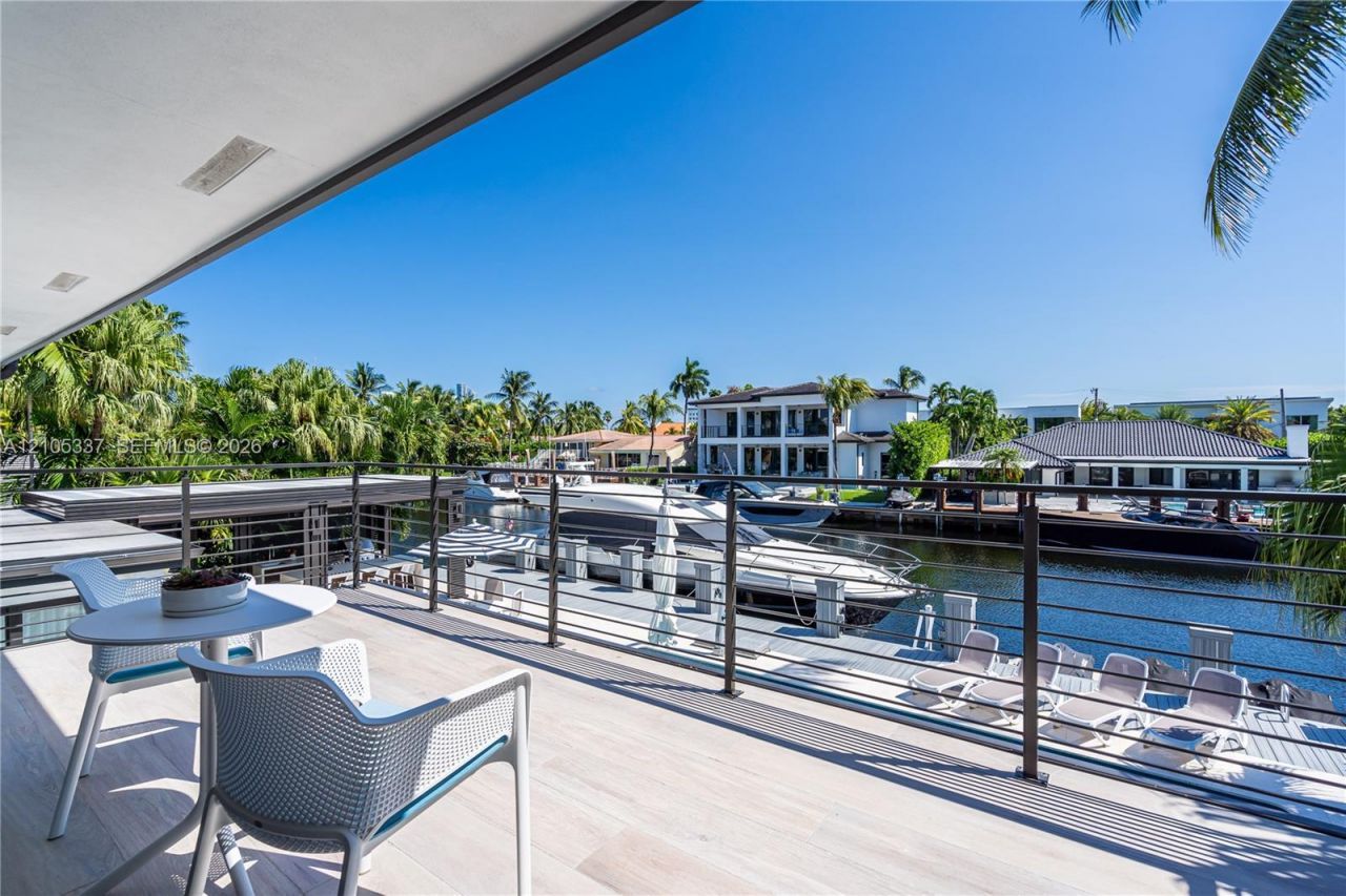 3322 NE 166th St , North Miami Beach, FL 33160 Photo