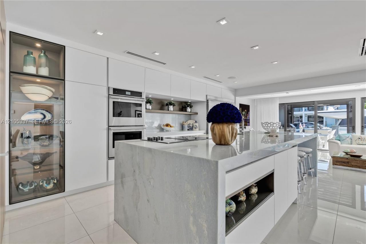 3322 NE 166th St , North Miami Beach, FL 33160 Photo