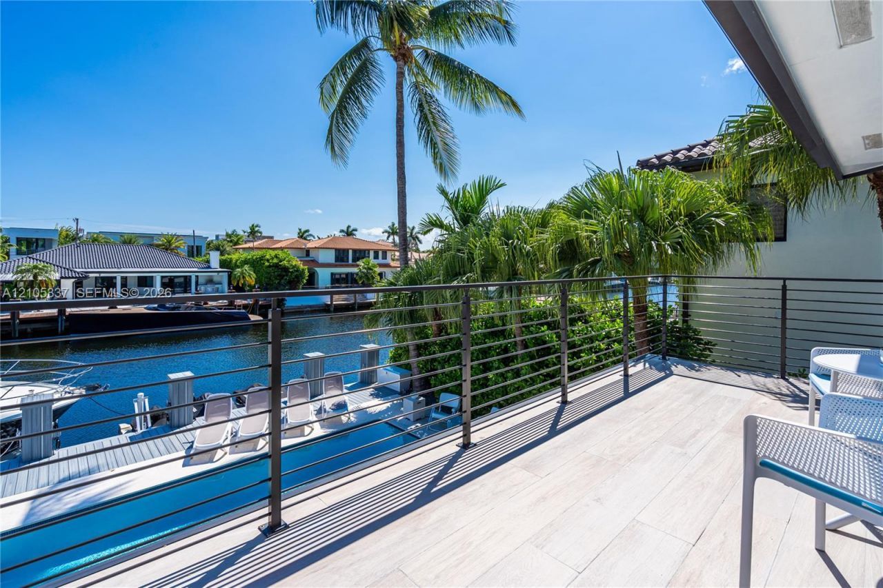 3322 NE 166th St , North Miami Beach, FL 33160 Photo
