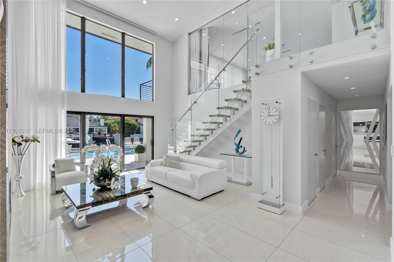 3322 NE 166th St , North Miami Beach, FL 33160 Photo