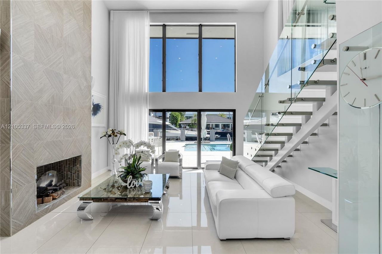 3322 NE 166th St , North Miami Beach, FL 33160 Photo