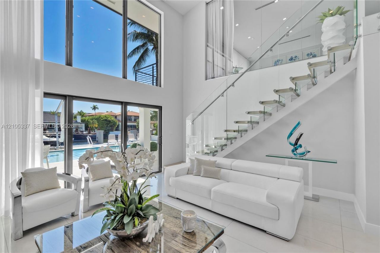 3322 NE 166th St , North Miami Beach, FL 33160 Photo