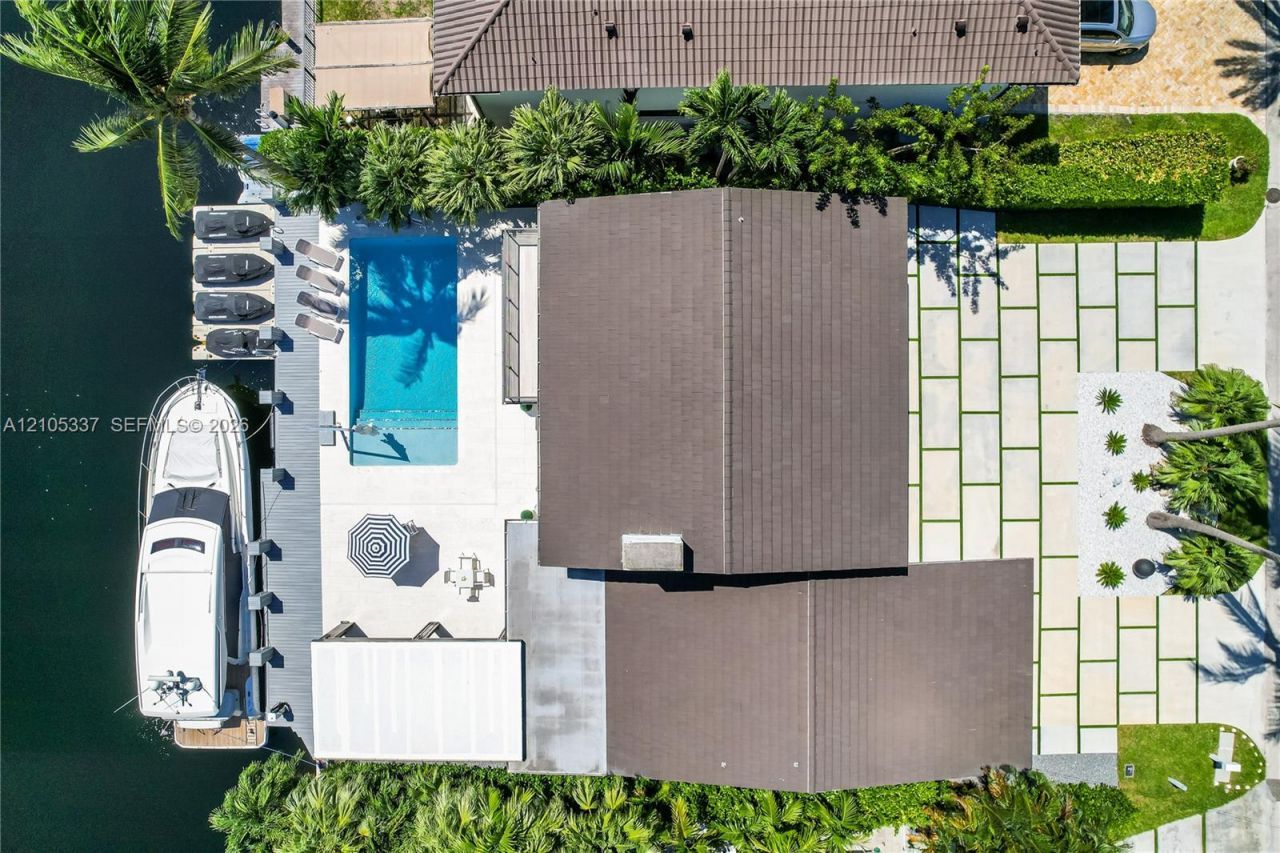 3322 NE 166th St , North Miami Beach, FL 33160 Photo