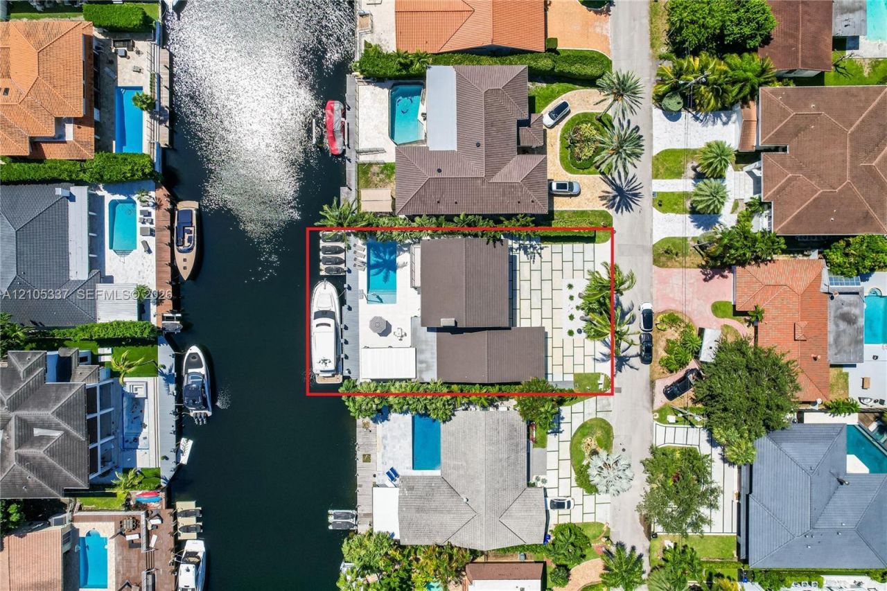3322 NE 166th St , North Miami Beach, FL 33160 Photo